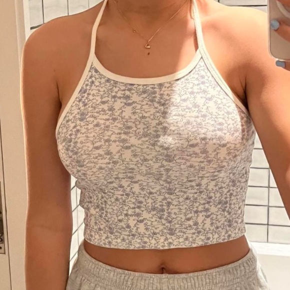 Brandy Melville Laura Blue Floral tie back halter - Picture 2 of 3